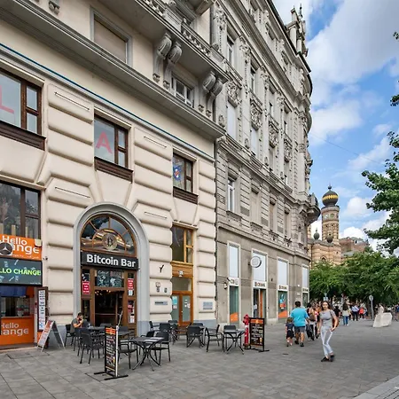Ultra Luxury * Budapešť