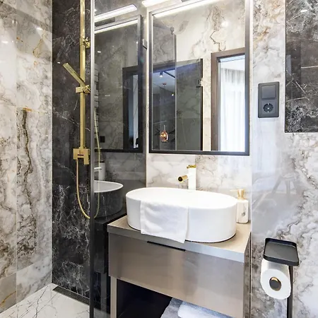 Ultra Luxury アパート